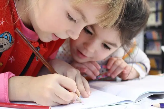 Cómo elegir la mejor educación secundaria para tu hijo