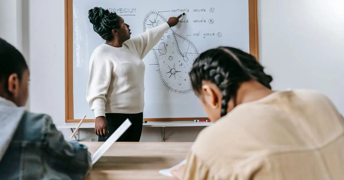 Cómo fomentar el pensamiento crítico en los estudiantes